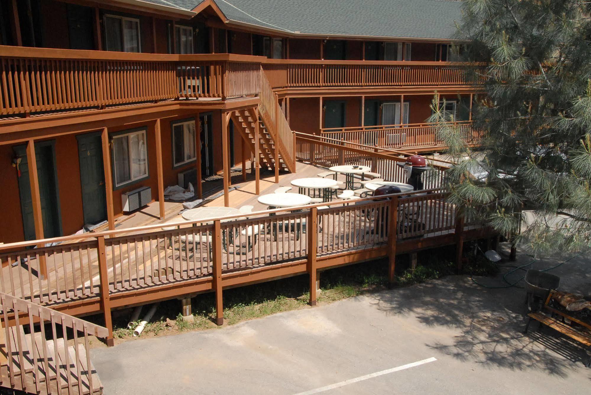 Corral Creek Lodge カーンビル エクステリア 写真