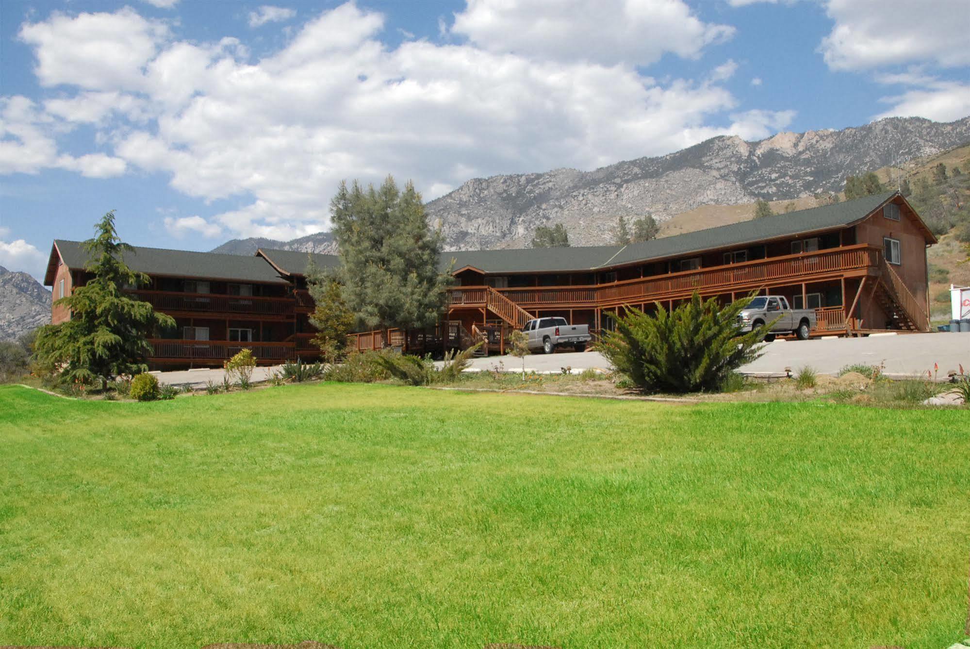 Corral Creek Lodge カーンビル エクステリア 写真